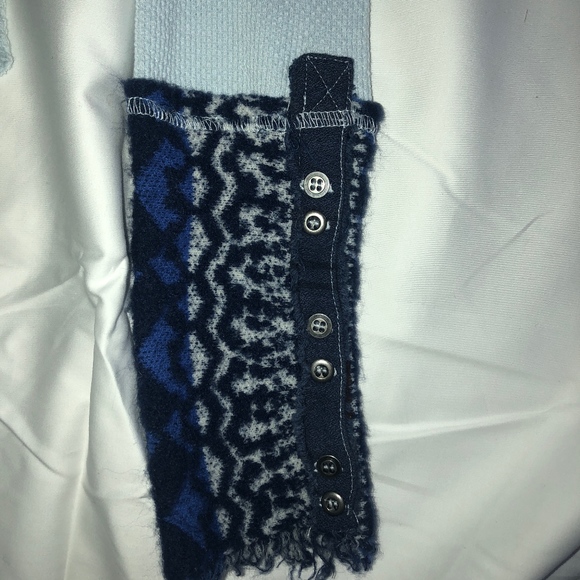 Sweater - Picture 3 of 3